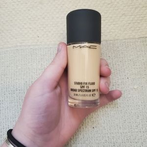 MAC Cosmetics Studio Fix Foundation NC12